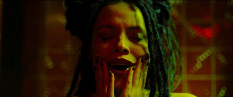 créditos_ Filmland Internacional _ Beta Iribarrem_LOVE KILLS - Thais Lago